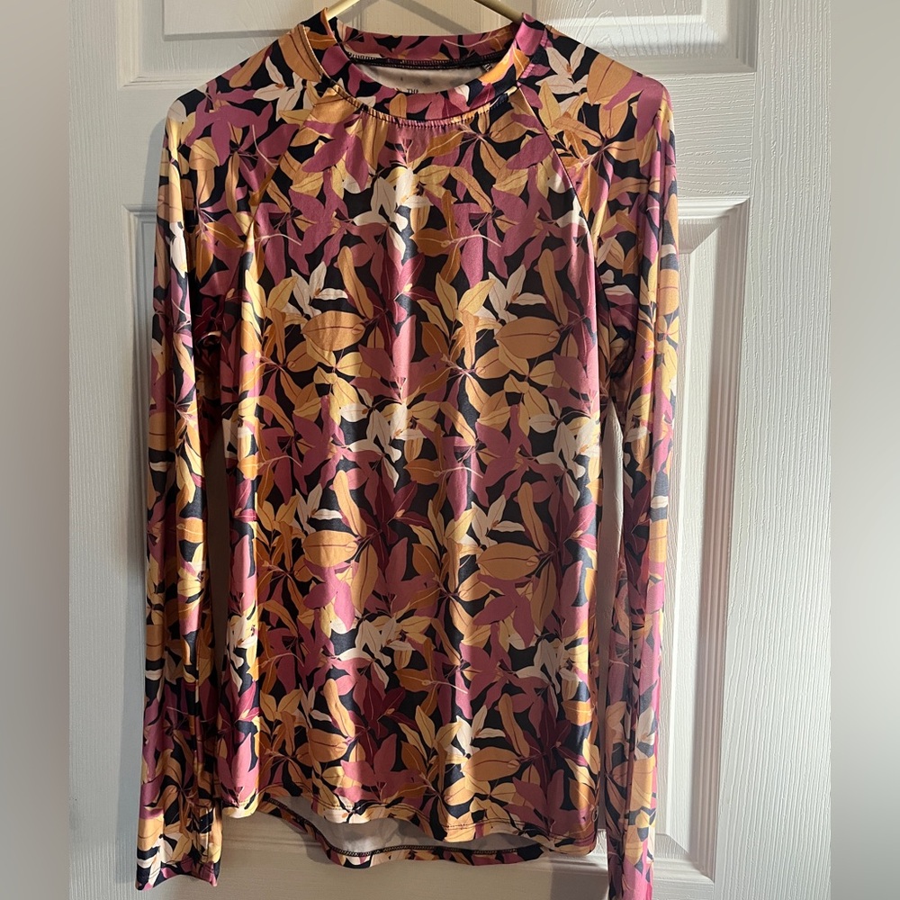The American Outdoorsman Floral Performance Top Long Sleeve Thumbhole Size S
